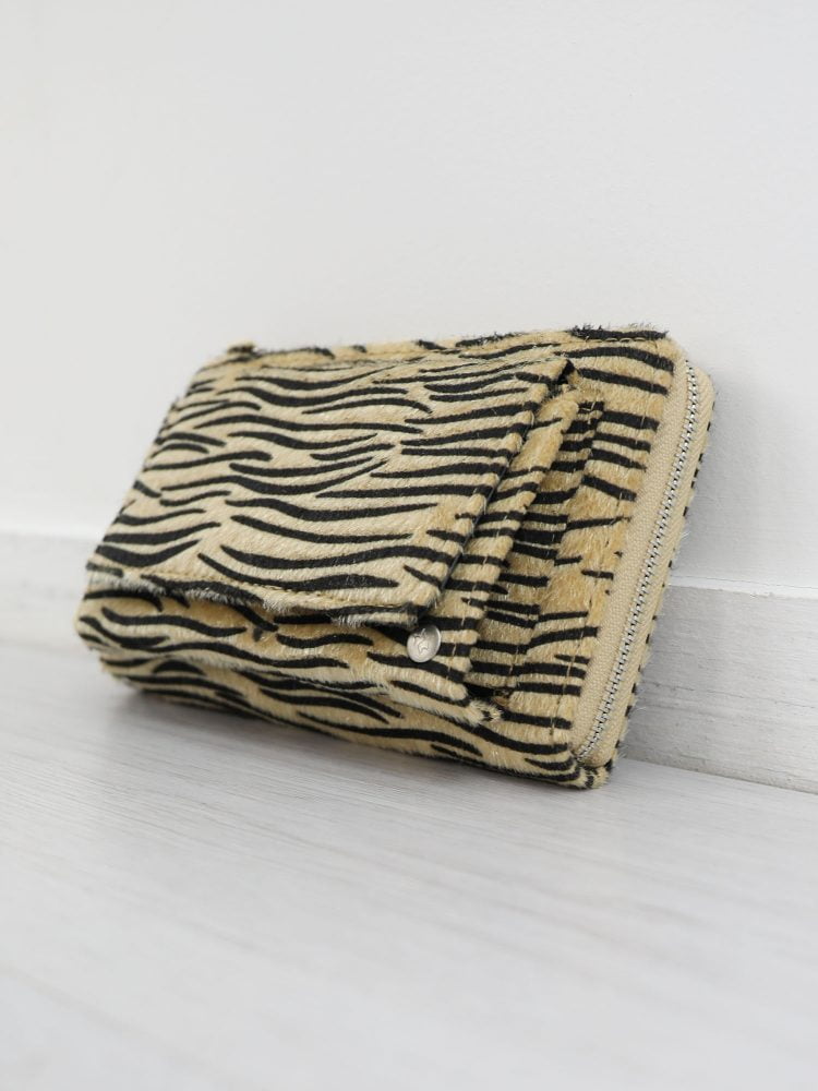 zebra-tasje-voor-portemonnee-in-zwart-en-beige-kleuren