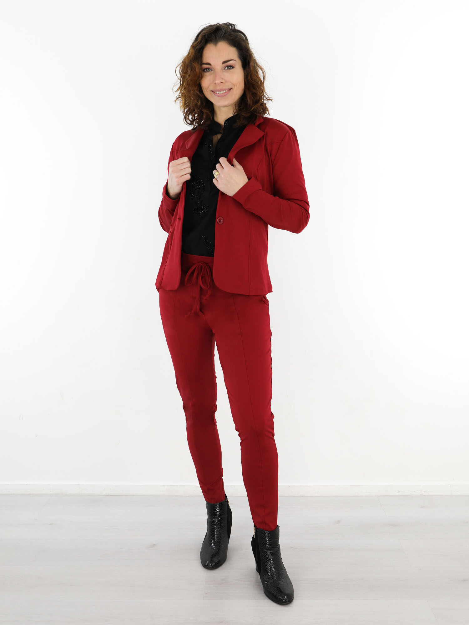 neutrale programma Toegeven Bordeaux rode travelstof broek van Thombiq - Fashion to Fashion