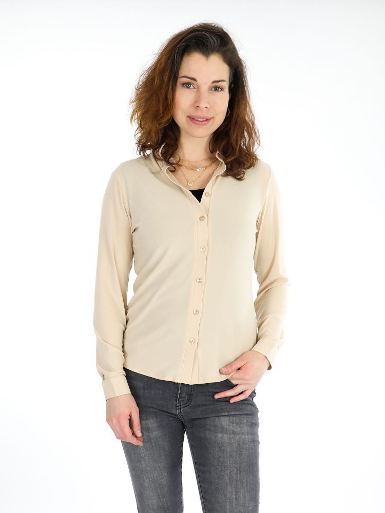 angelle-milan-travel-blouse-in-egaal-beige