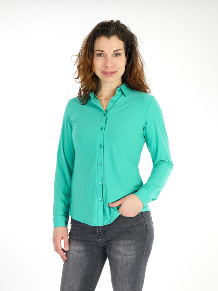 egaal-mint-groene-travelstof-blouse-van-het-merk-angelle-milan