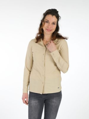 exclusive-blouse-van-travelstof-in-een-basic-beige-kleur-van-angelle-milan