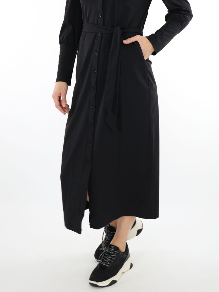 zwart-travelstof-lange-jurk-met-knopen-van-mi-piace
