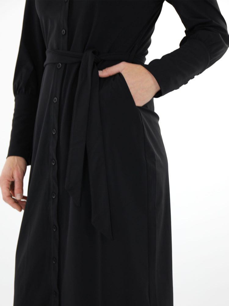 zwarte-travelstof-jurk-lange-met-knopen-van-mi-piace