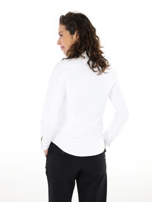 egaal-wit-gekleurde-blouse-van-travelstof-van-mi-piace-essentials
