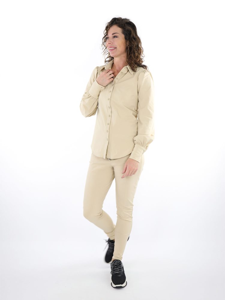travelstof-blouse-beige-met-pofmouw-van-Mi-Piace-037