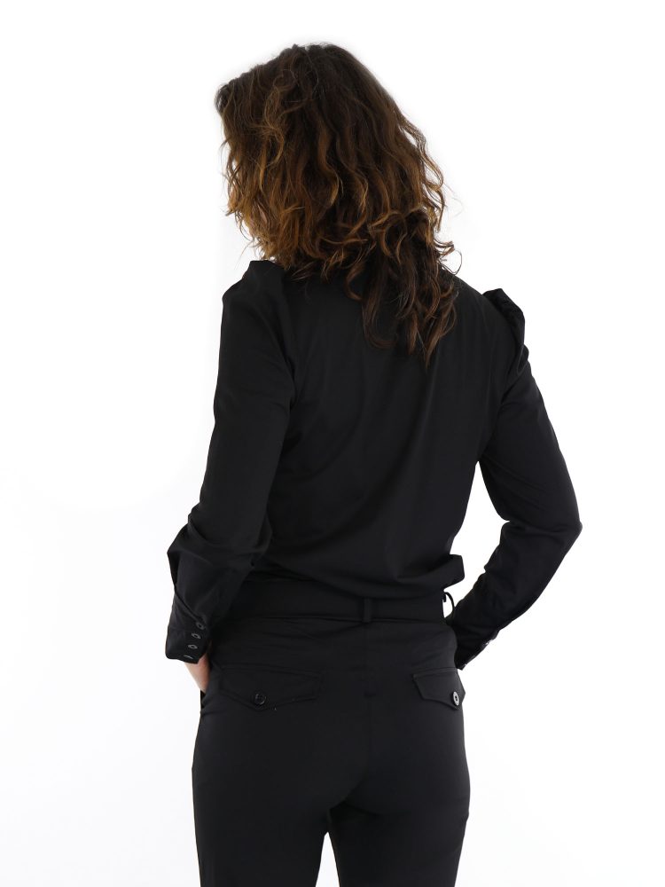 triple-nine-atelier-travelstof-blouse-met-pofmouw-zwart