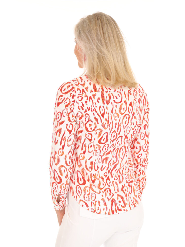 daelin-travelstof-blouse-femke-in-wit-rood-leopard-print