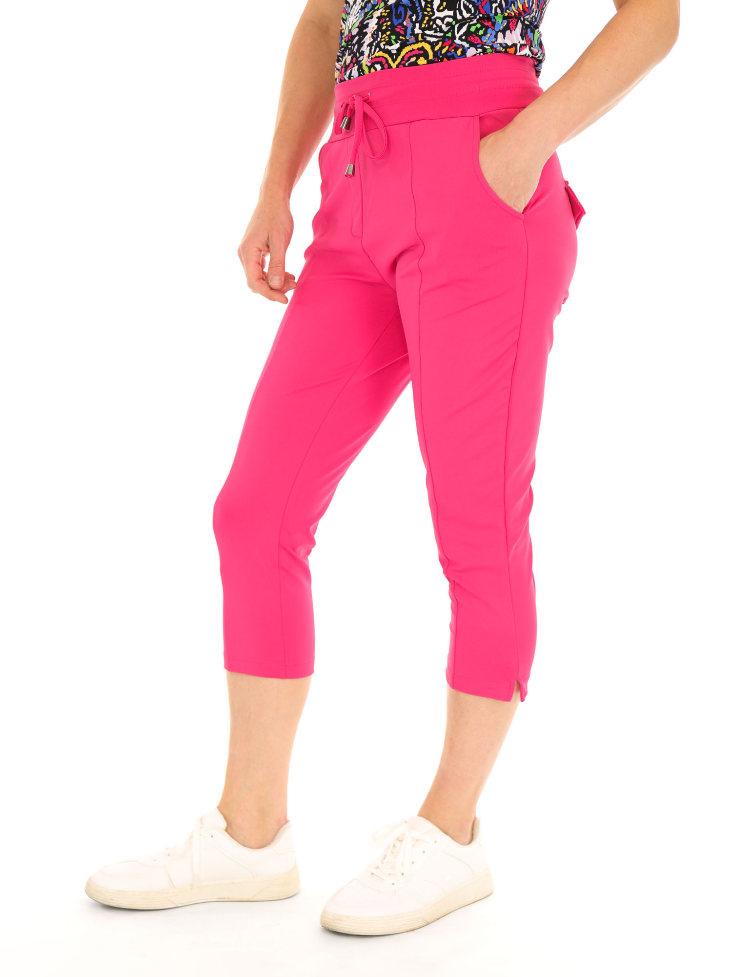 basic-travel-capri-broek-van-thombiq-in-een-egale-fuchsia-roze-kleur