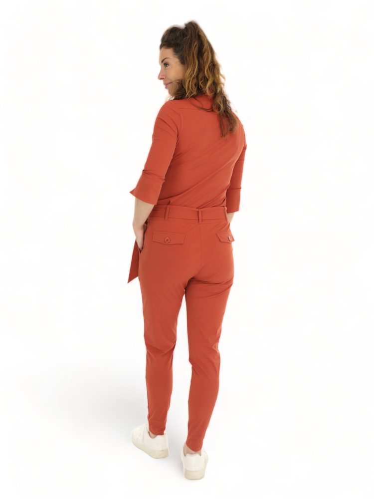 roest-kleurige-mi-piace-jumpsuit-202033-van-travelstof