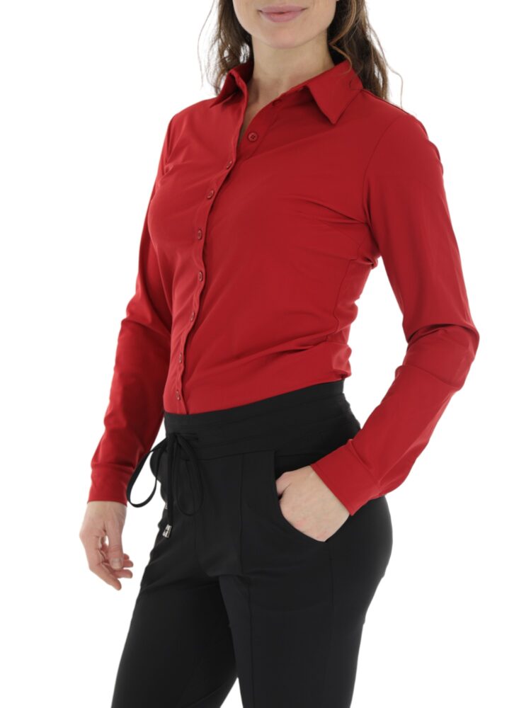 60840-blouse-met-lange-mouwen-van-travelstof-van-het-merk-mi-piace-in-het-rood