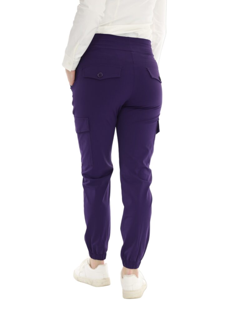 egale-cargo-broek-van-travelstof-in-aubergine-paars-van-mi-piace