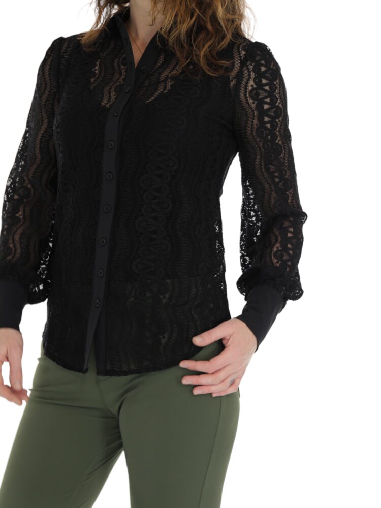 mi-piace-travel-blouse-in-egaal-zwart-met-kant