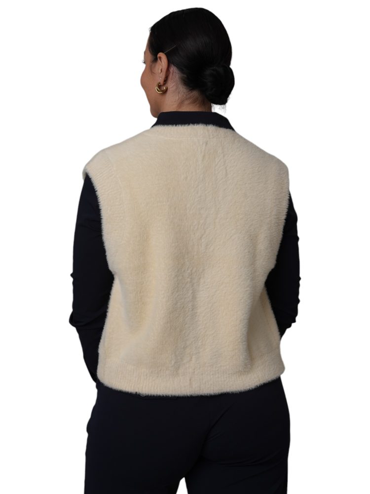 202468-off-white-vest-mouwloos